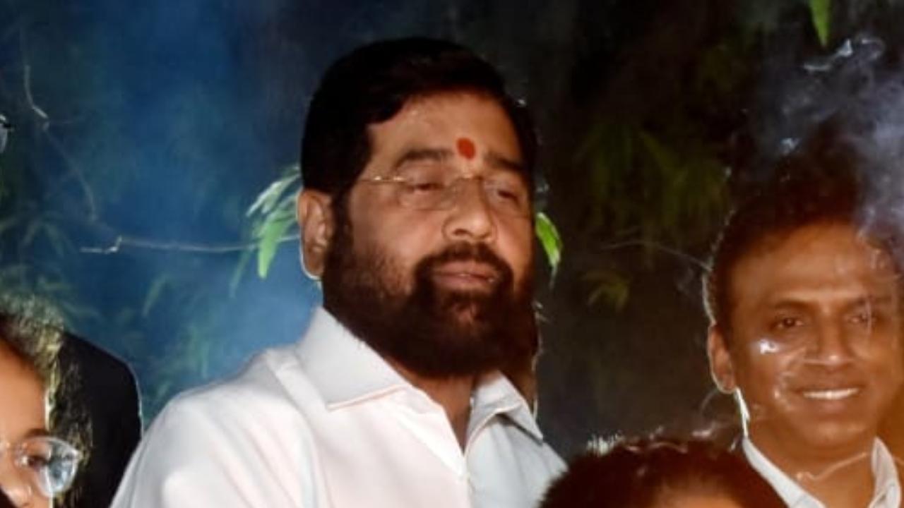 Earlier, Maharashtra Chief Minister Eknath Shinde on Saturday extended Diwali greetings to people and urged them to work unitedly for the all-round development of the state