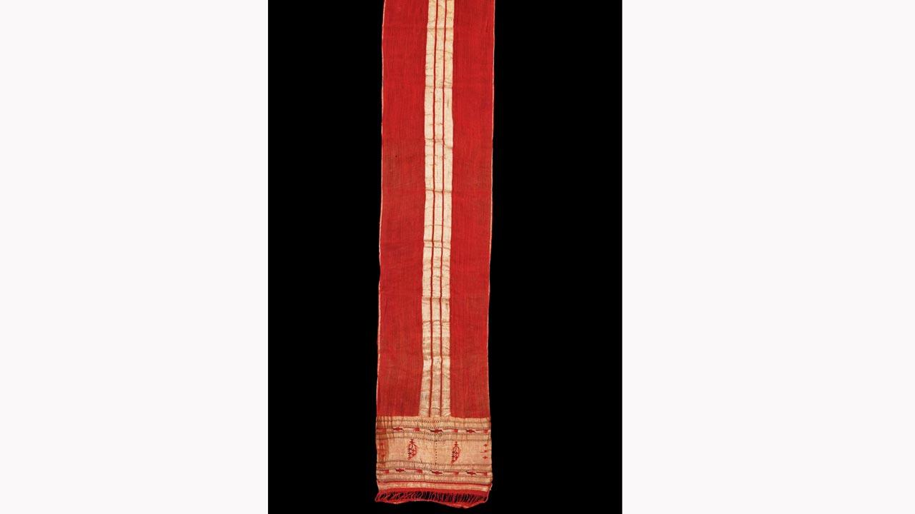 Headdress/turban cloth; cotton, mulberry silk, zari (gold); end panel—complementary plain weave (interlocked tapestry) with supplementary weft; collection of Smt. Rasika Mhalgi Wakalkar, Pune