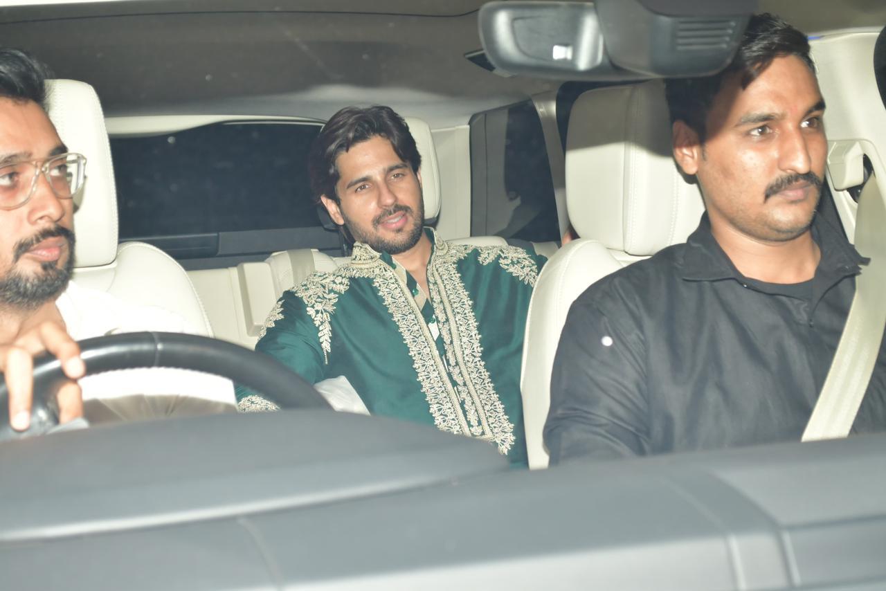 Sidharth Malhotra chose a dark green sherwani to up the style at the Diwali bash