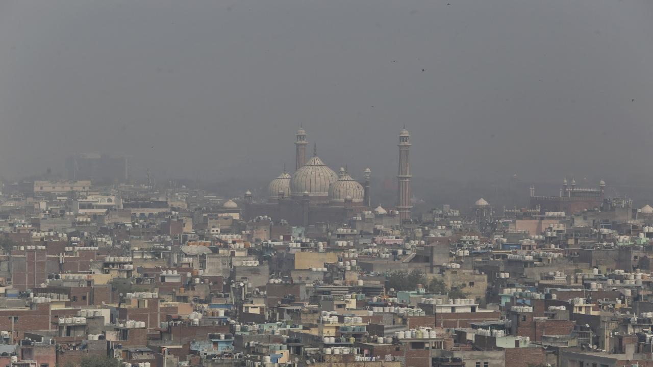 Delhi Air Quality Index: National capital chokes as AQI reaches 'severe plus' category again