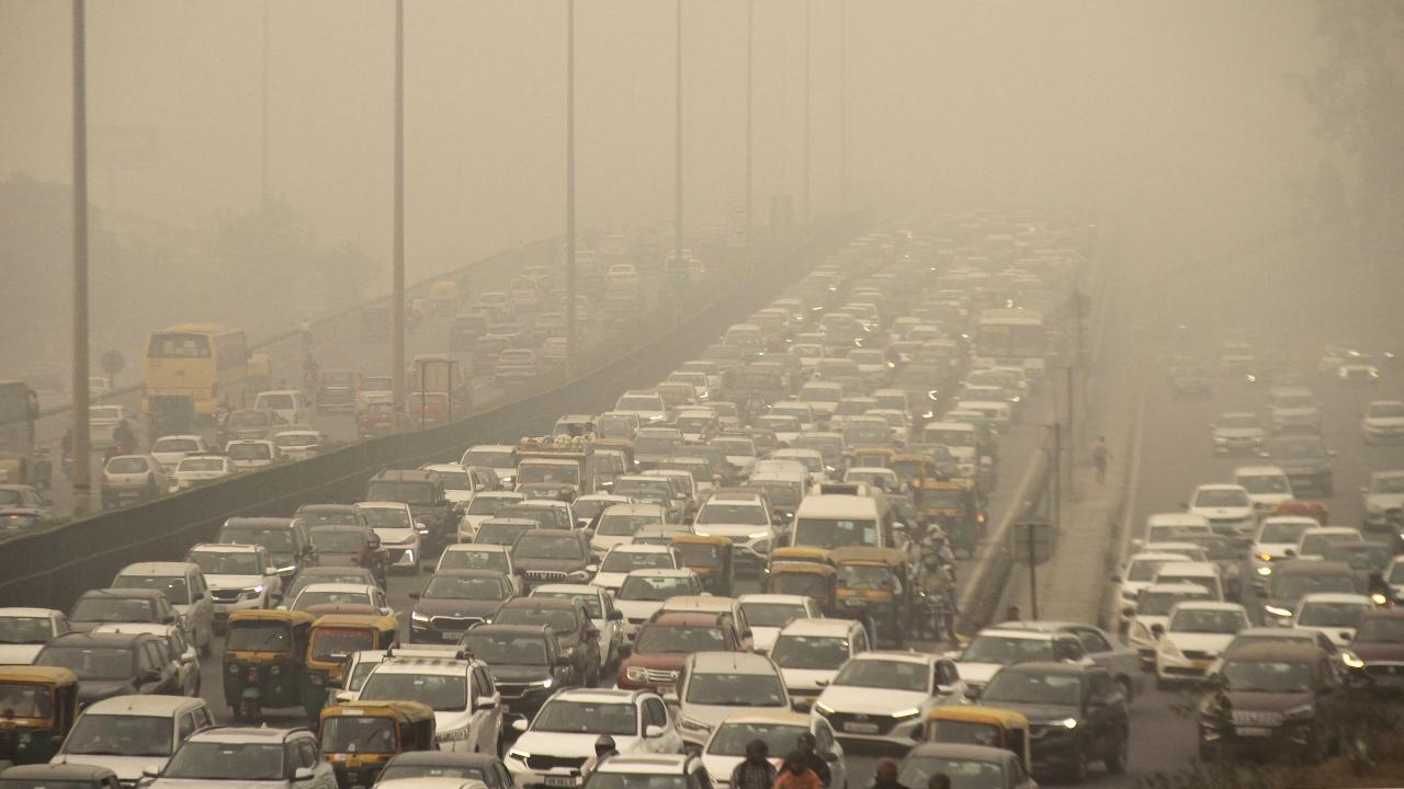 In photos: Thick layer of smog engulfs Delhi