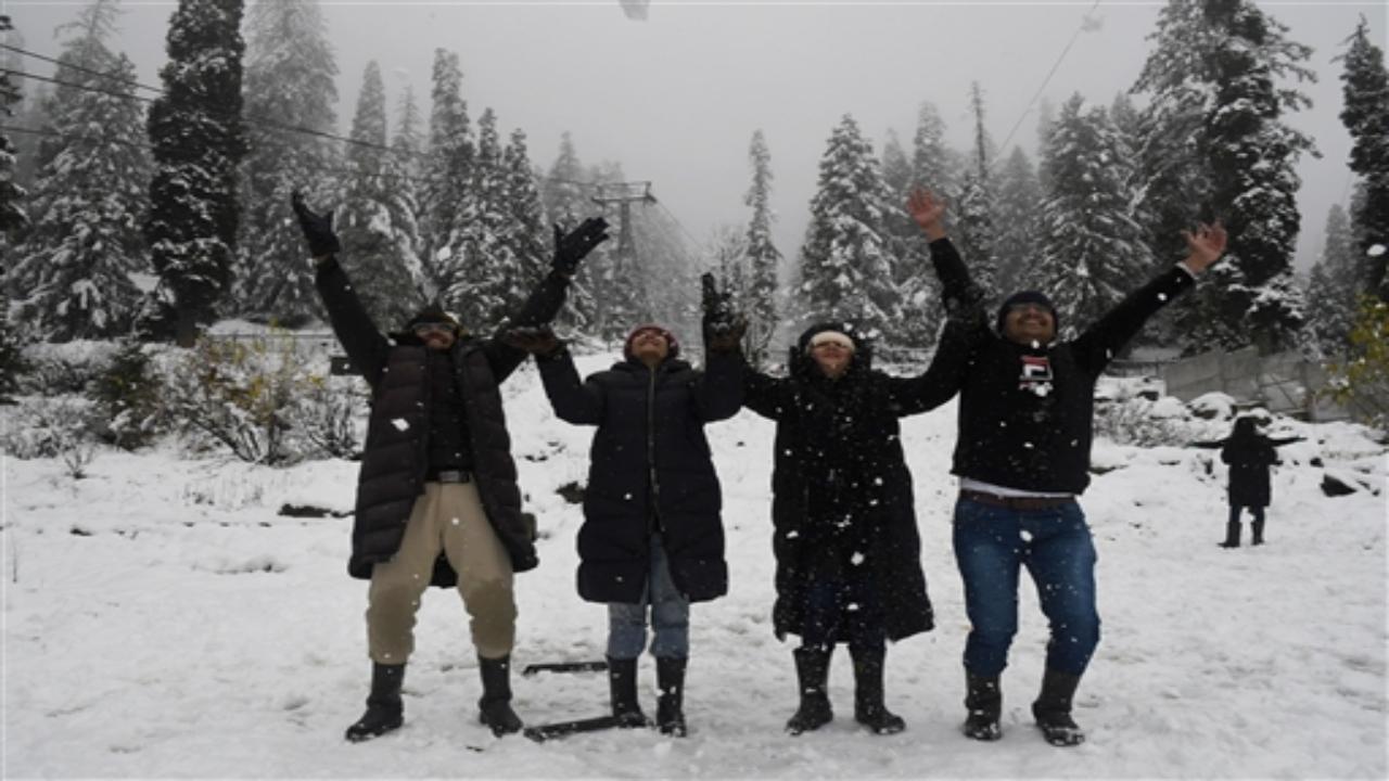 The Srinagar-Leh highway was shut for traffic due to snowfall and slippery conditions along the Zojilla Axis, the officials said. The Gurez-Bandipora road, as well the Sinthan Top were also closed for traffic due to the accumulation of snow.
