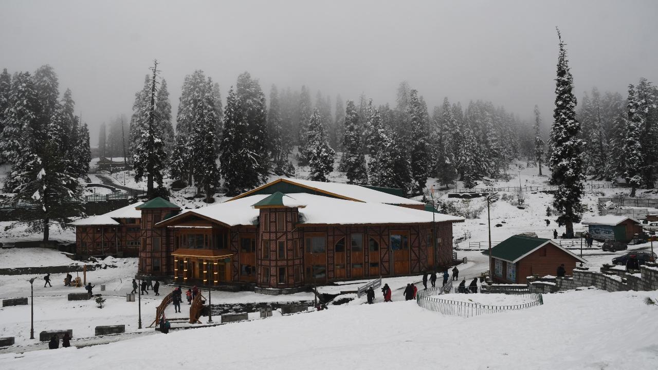 In pics: Snowfall in Kashmir