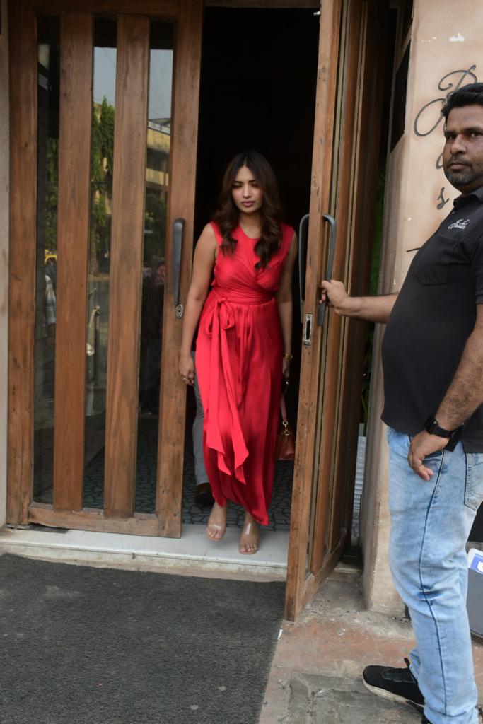 Jiya Shankar was snapped leaving from a restaurant in Bandra