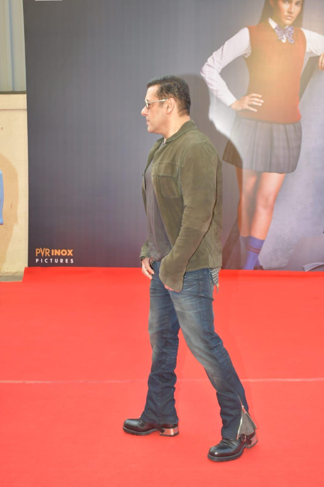 Salman Khan was papped as he went to attend the trailer launch of his niece Alizeh Agnihotri's Farrey