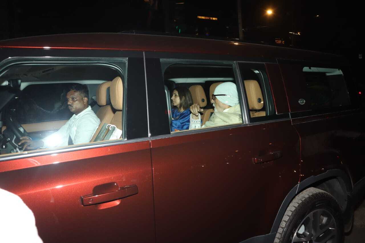 On Sunday evening, Amitabh Bachchan and his daughter Shweta were spotted in a car in Juhu