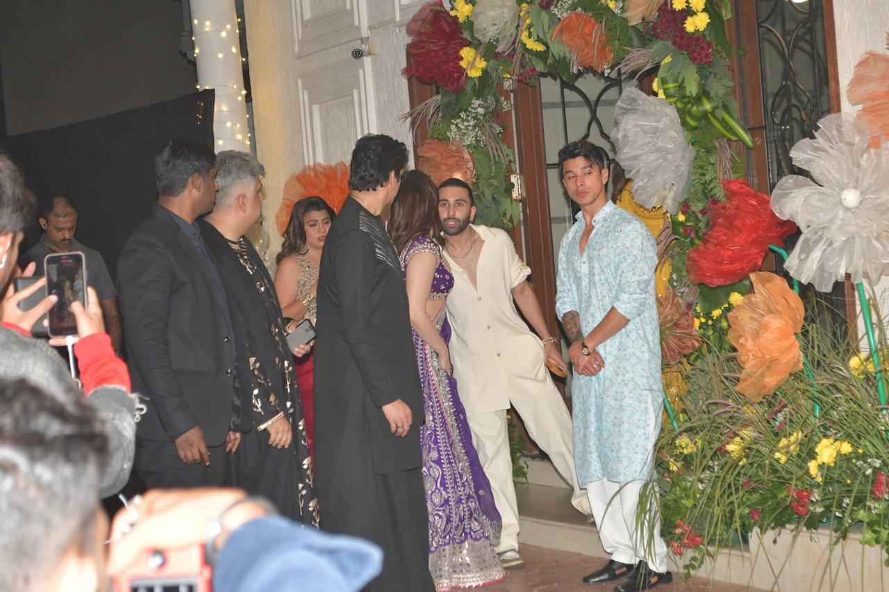 Internet sensation Orry spotted greeting Vijay Varma and Tamannaah Bhatia at Shilpa Shetty's Diwali party
