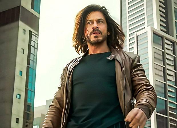 Shah Rukh Khan's incredible transformation for the movie 'Pathaan' had fans in awe, as he defied his age and showcased a chiseled physique. His shirtless scene, revealing a six-pack, was a standout moment that left everyone impressed.