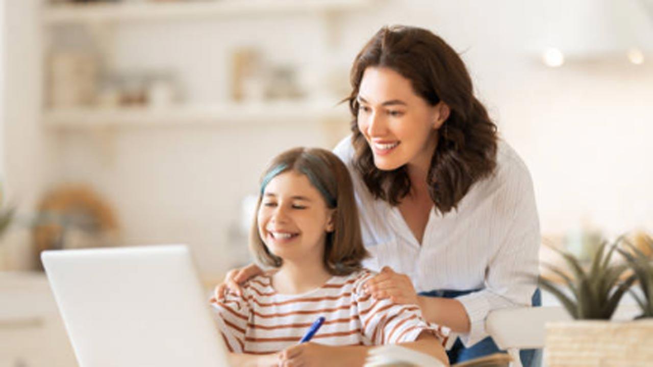 Leveraging artificial intelligence for smart teaching