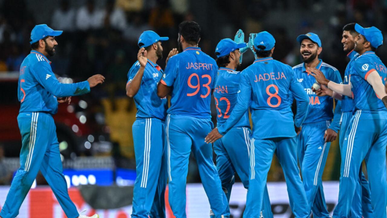 India first team to qualify for WC semis after crushing Sri Lanka by 309 runs