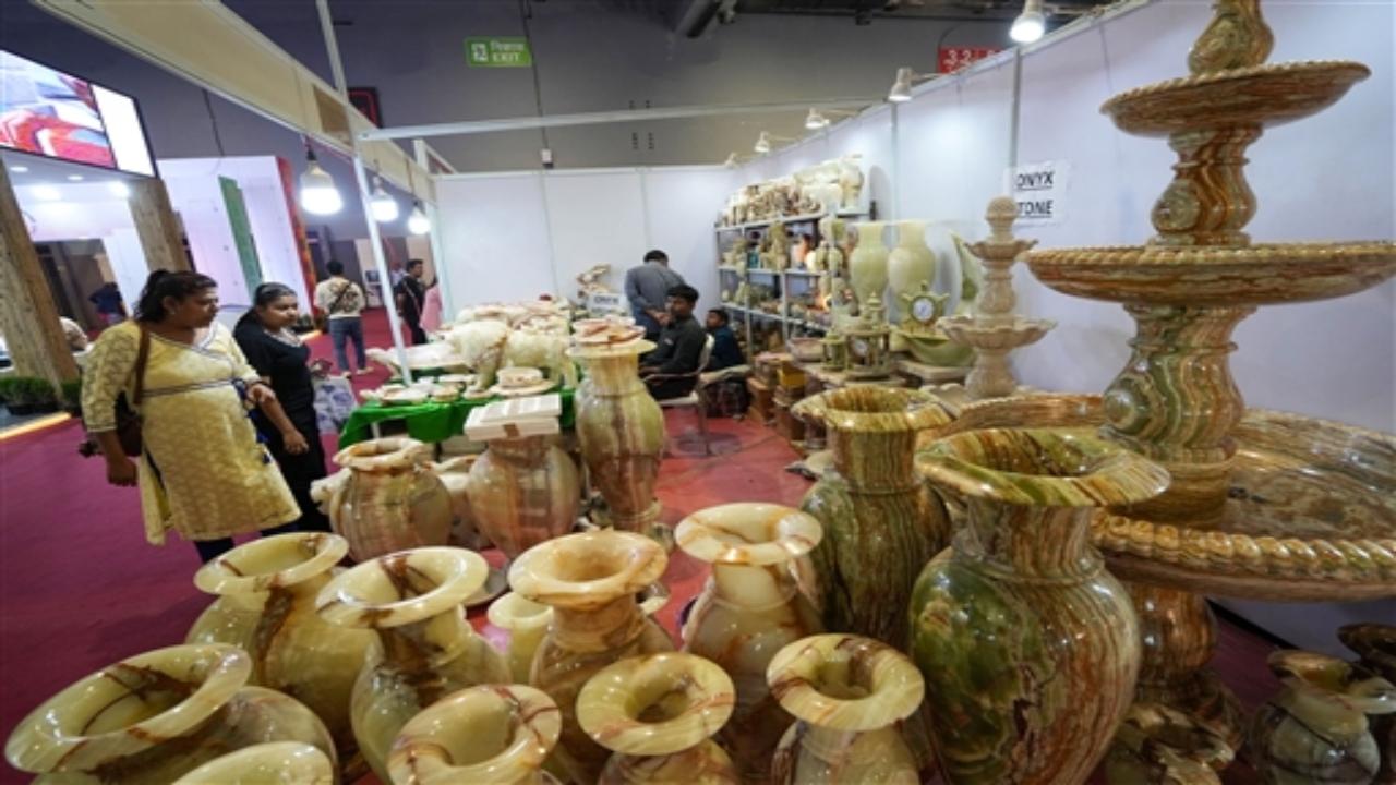 Meanwhile, the Delhi Traffic Police on Monday issued an advisory ahead of the two-week long India International Trade Fair (IITF) from November 14 to November 27, being held in the national capital's Pragati Maidan. The fair is likely to be attended by around 40,000 visitors each day, and could swell to around one lakh visitors per day during weekends and holidays.