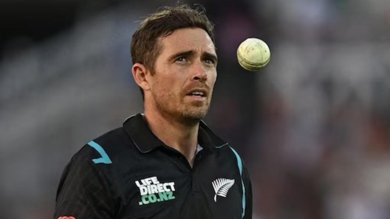 New Zealand's speedster Tim Southee is in the third spot with seven wickets under his belt against England. He achieved this milestone in the ICC World Cup 2015. In that match, he bowled nine overs and conceded just 33 runs