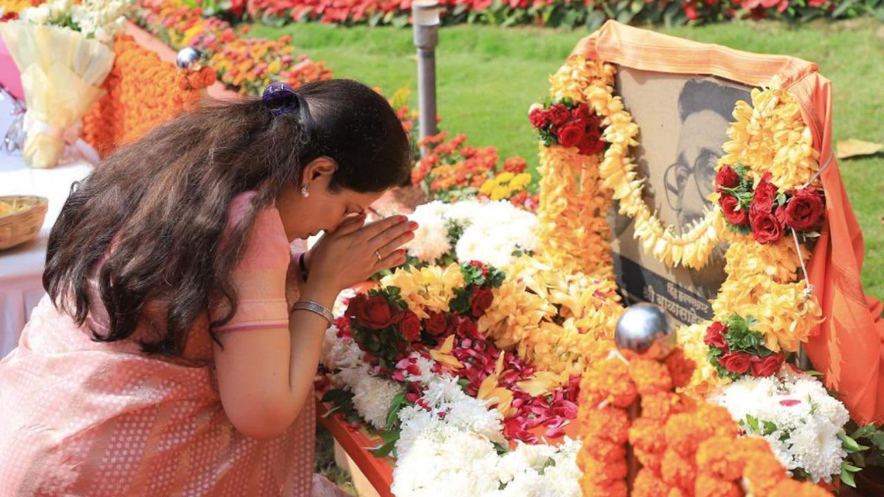 The Shiv Sena (UBT) chief was accompanied by his wife Rashmi and son and ex-minister Aaditya Thackeray to the memorial at Shivaji Park, where Bal Thackeray was cremated