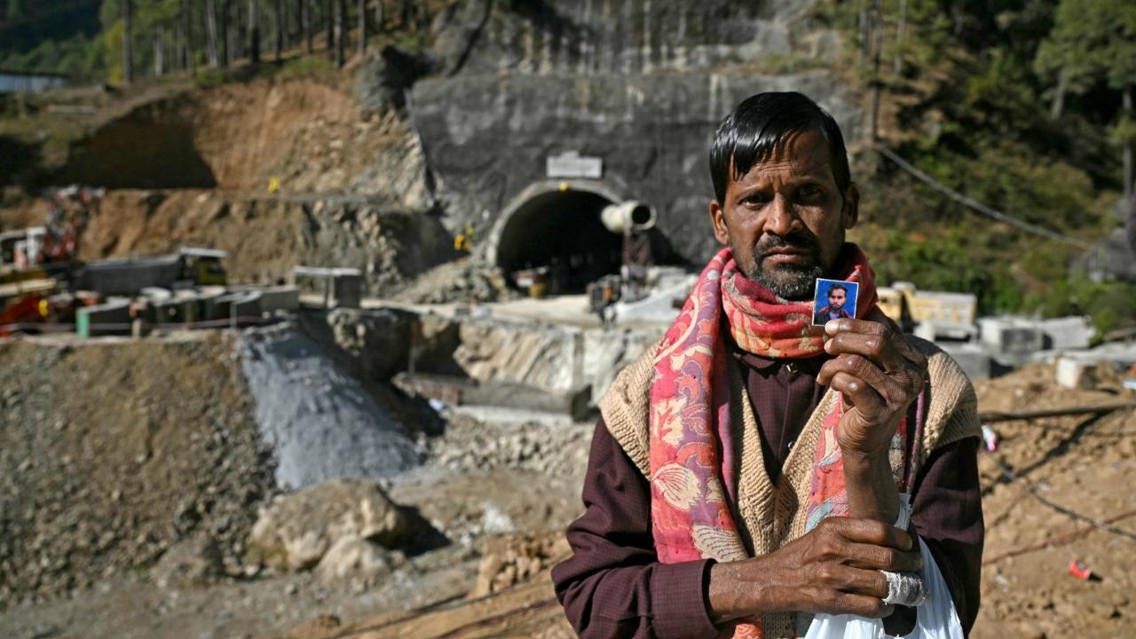 Drilling from the other, Balkot-end, of the tunnel is another alternative on which the rescue agencies are working. Drlling parallel tunnels is also being considered