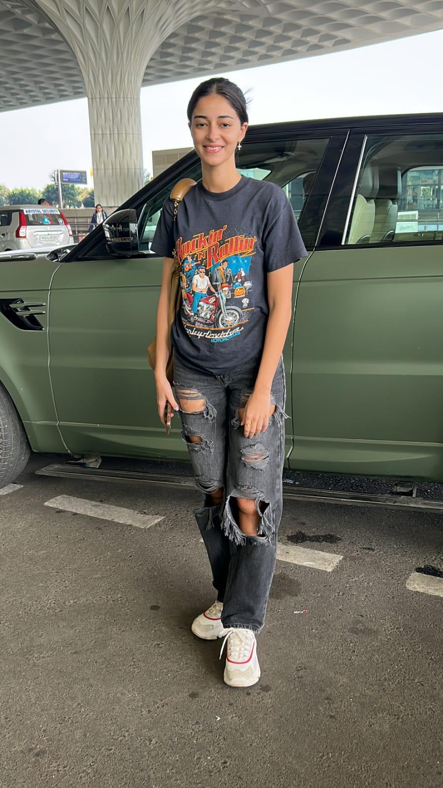 Ananya Panday looked uber cool as she was clicked wearing a grey printed T-shirt with ripped jeans