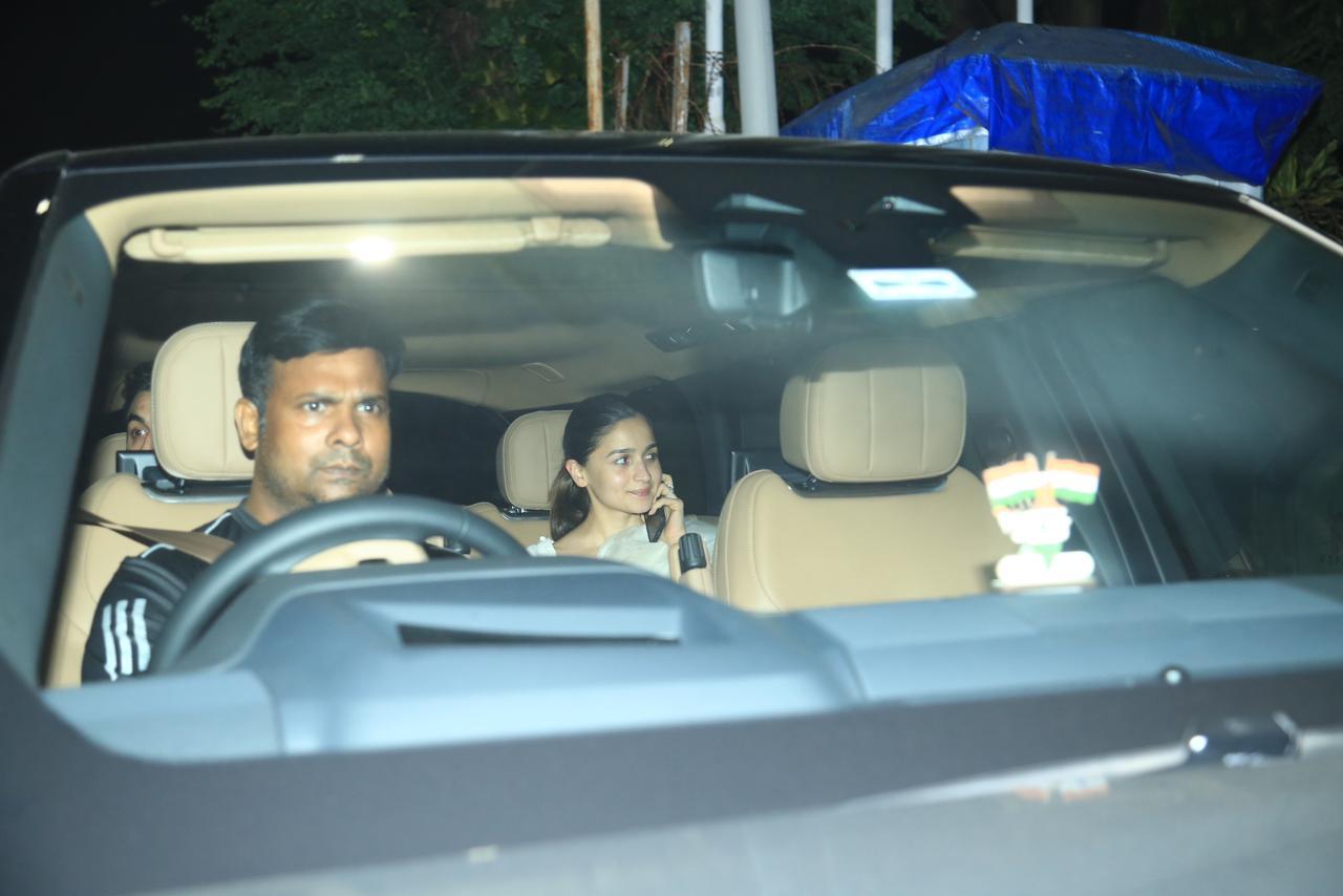 Alia Bhatt was clicked as she returned to Mumbai