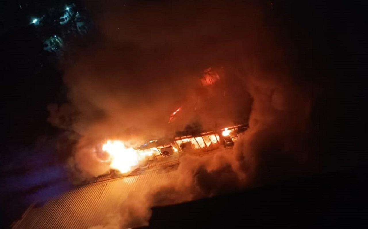 Mumbai: Fire breaks out in industrial estate building in Dahisar Mumbai: Fire breaks out in industrial estate building in Dahisar