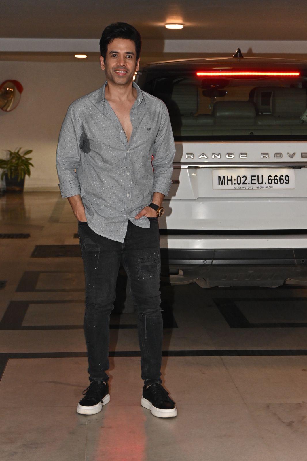 Tushar Kapoor looked dashing as he was spotted in the city