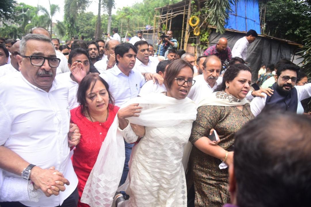 Aggression from police was a way of government oppression: Varsha Gaikwad after I-N-D-I-A bloc protest march in Mumbai