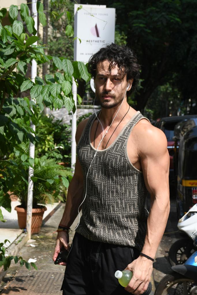 Tiger Shroff looked hot as hell as he was spotted in the city