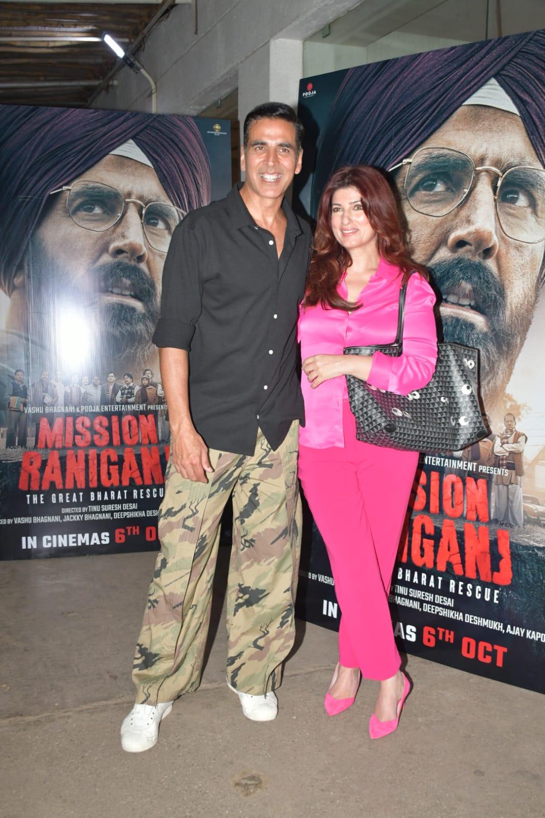 Akshay Kumar posed with his wife Twinkle Khanna as the two went to attend the celebrity screening of 'Mission Raniganj'