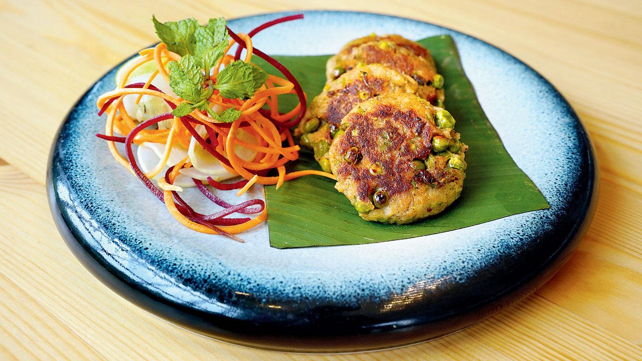 Aloo pani phal ki tikki