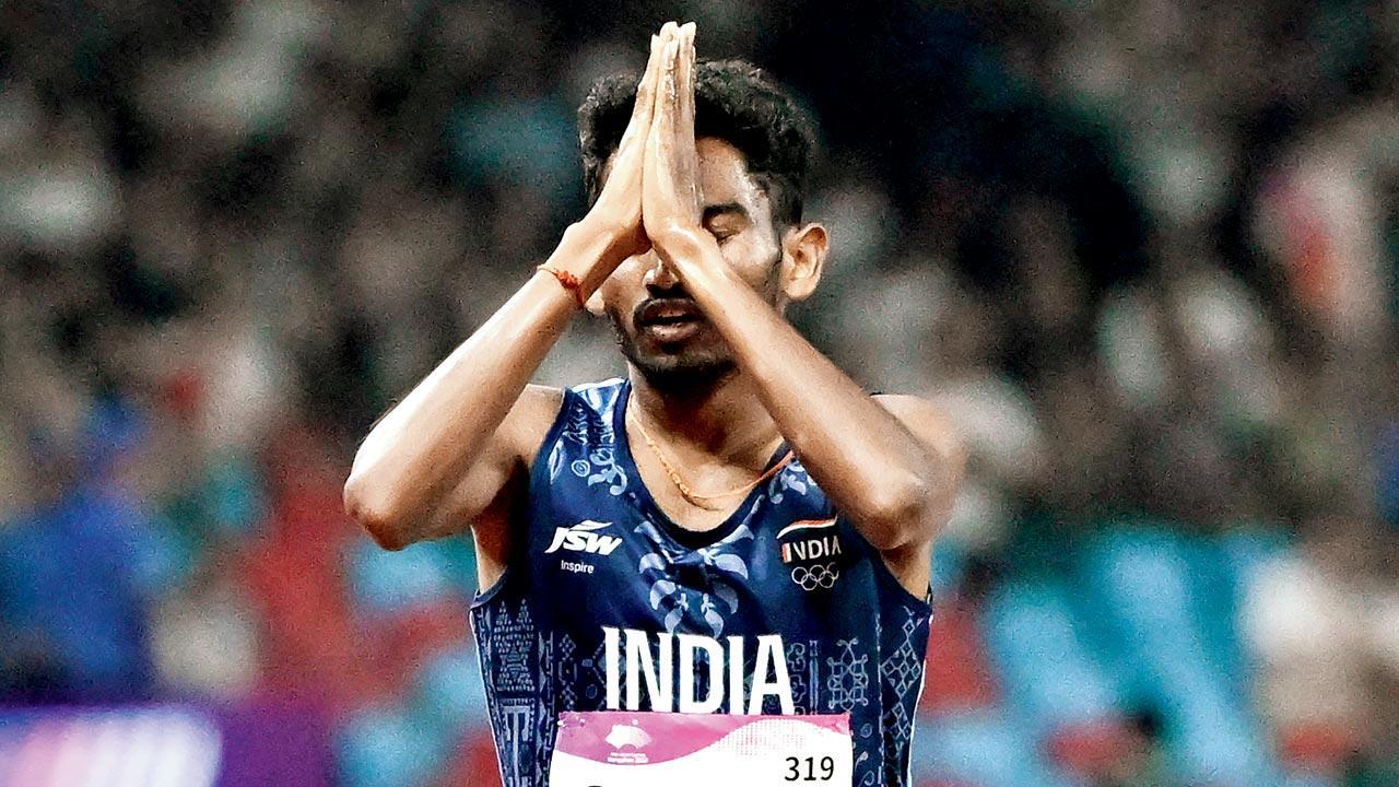 Avinash Sable steeplechases record gold for India
