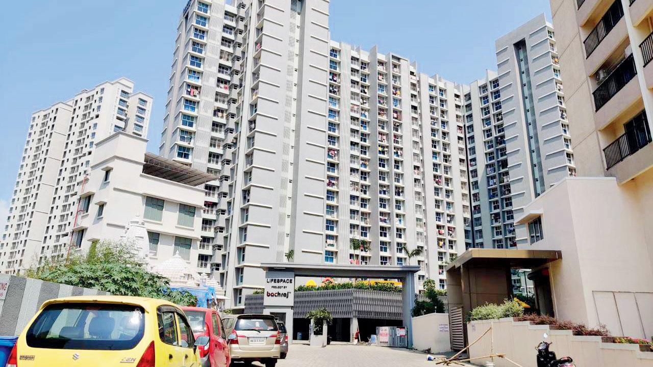 Bachraj Lifespace tower at YK Nagar in Virar tower. Pics/Hanif Patel