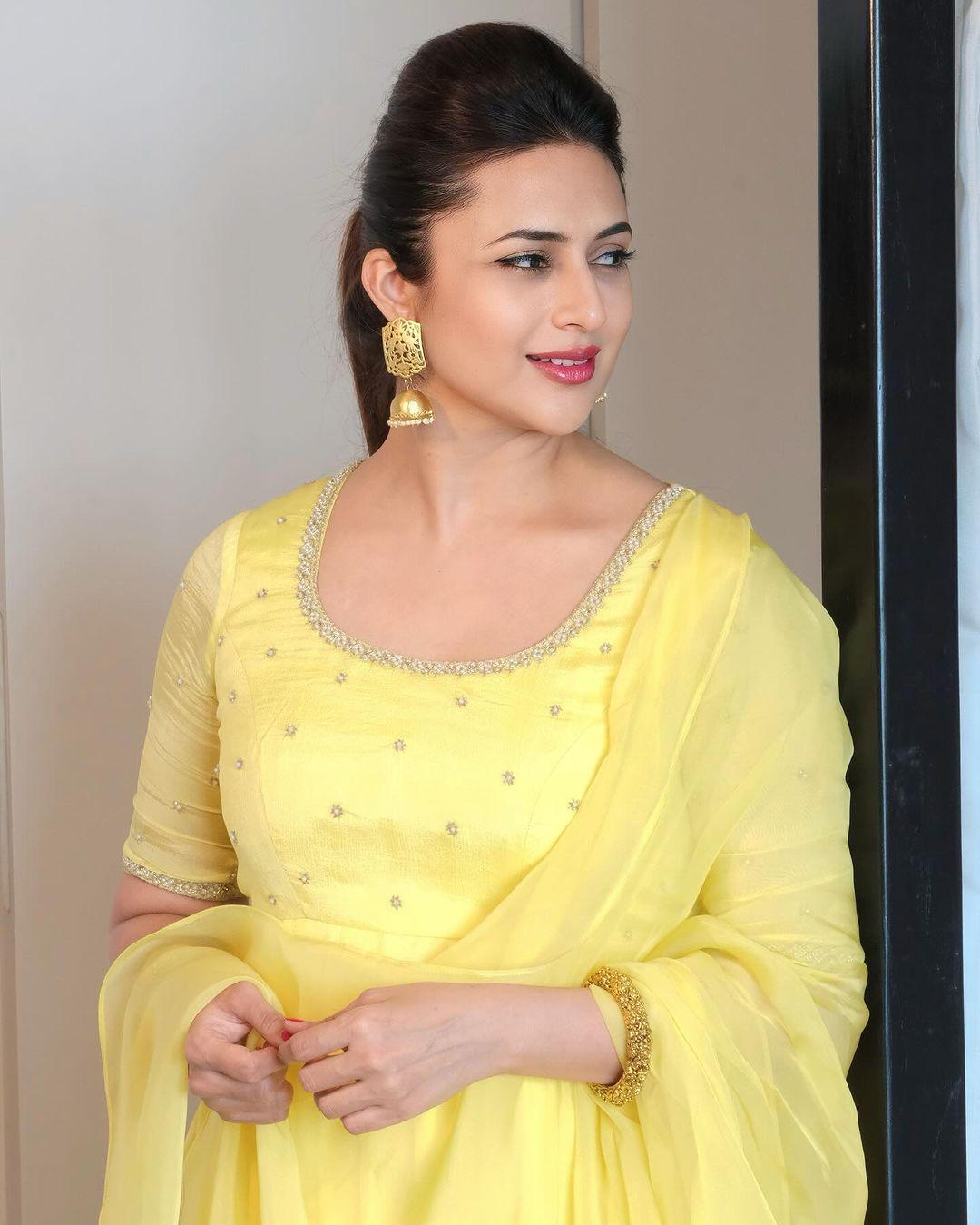 Her impeccable acting and charming personality have made her one of the most adored actresses in the Indian television landscape. Divyanka's on-screen chemistry with co-star Karan Patel is particularly celebrated