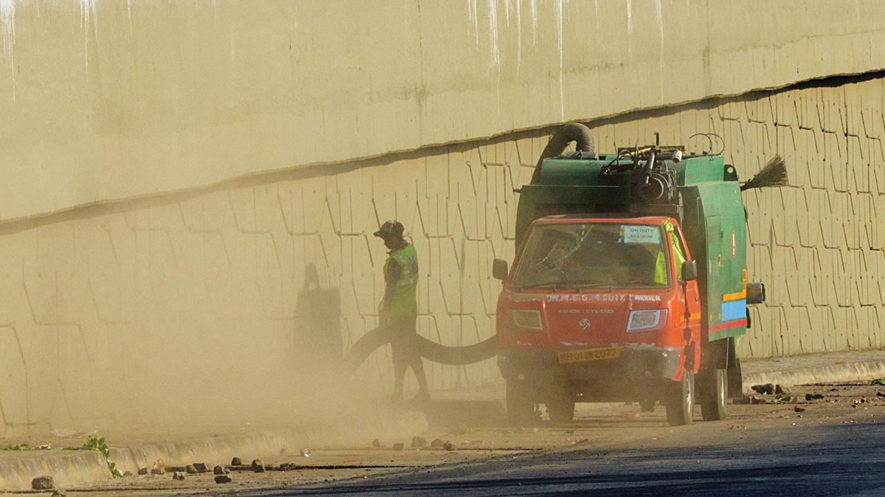 Mumbai: Sprinklers, barriers and anti-smog guns to be made mandatory