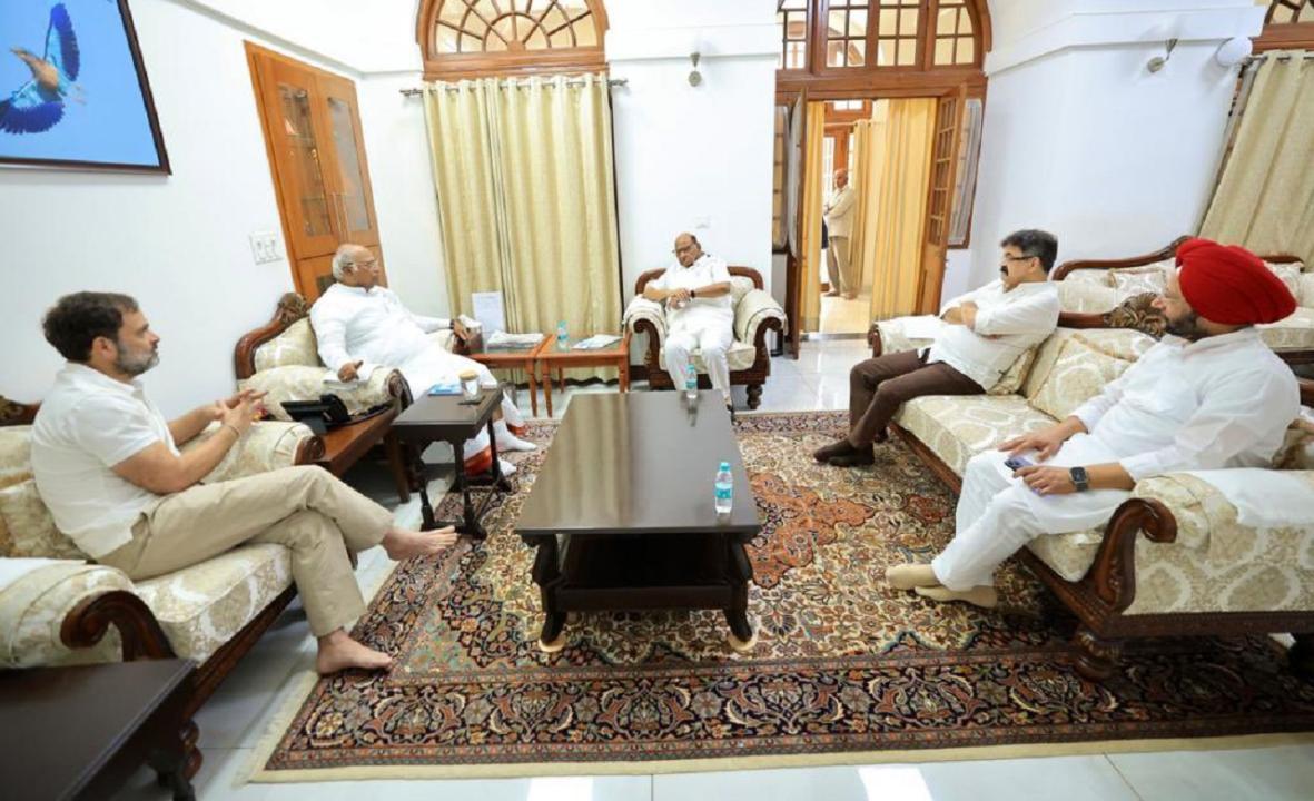 Sharad Pawar meets Mallikarjun Kharge and Rahul Gandhi in Delhi, discusses road ahead for I-N-D-I-A alliance