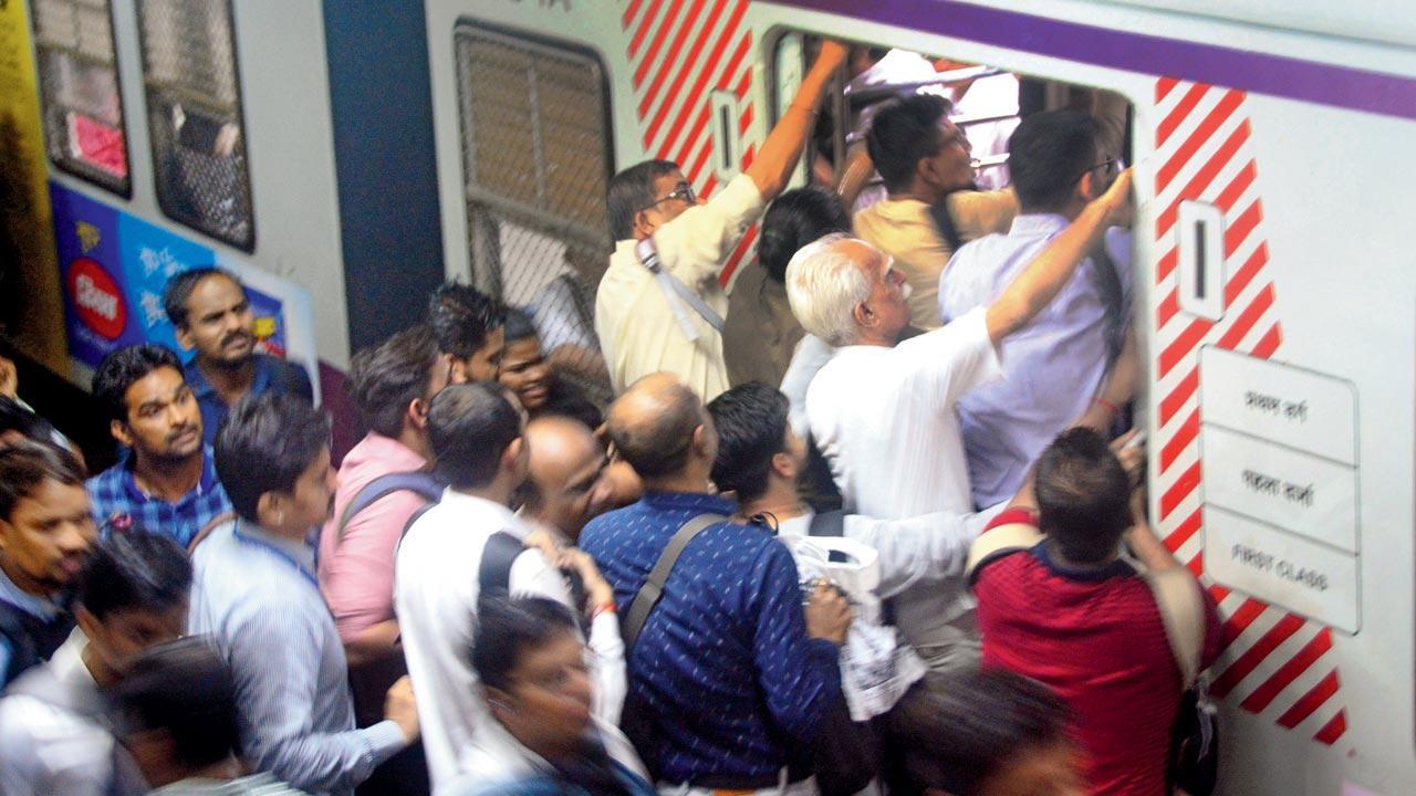 Mumbai: Flexible office hours for Central Railway city DRM staff