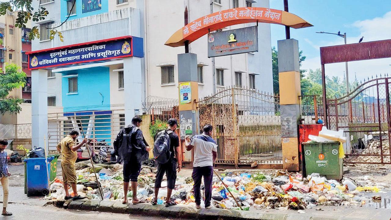Mumbai: Chandivli residents give BMC a dose of Gandhigiri