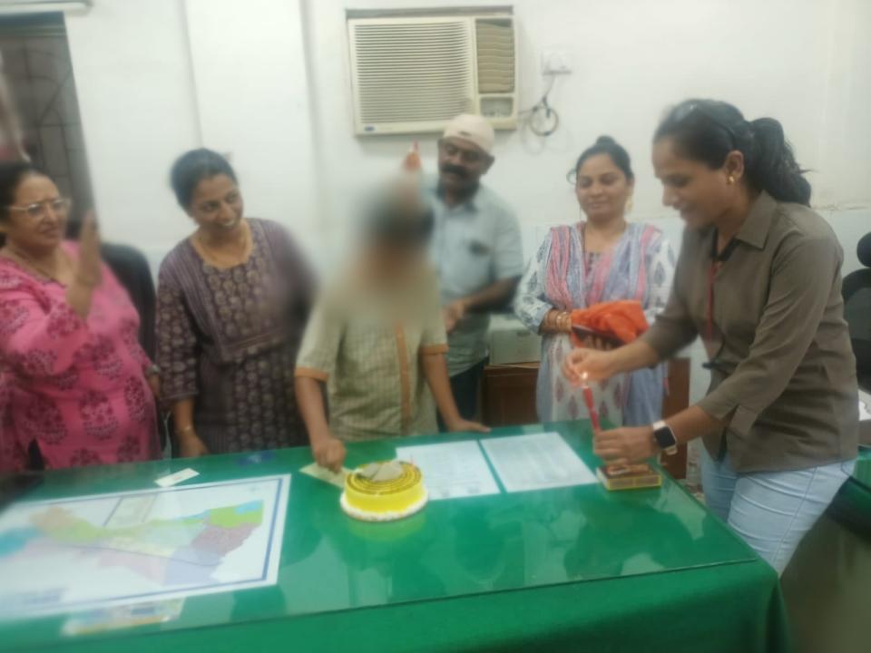 Mumbai police brings joy to runaway boy with heartening gesture