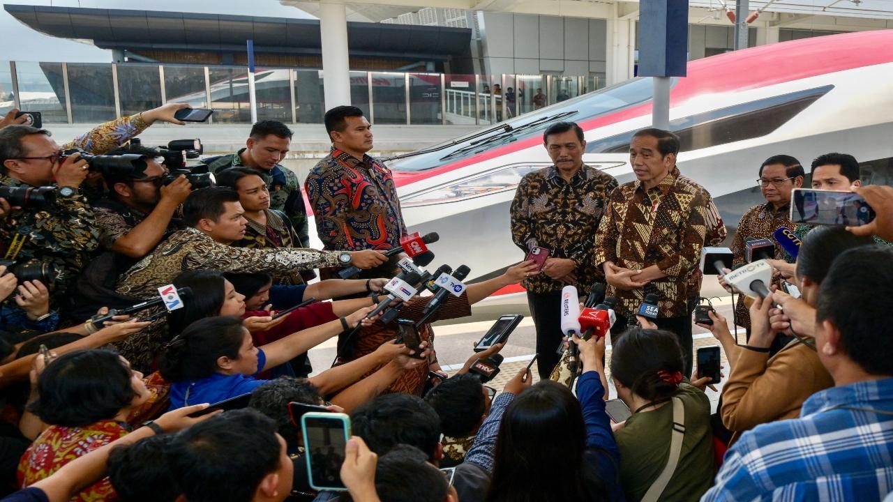 Southeast Asia's first high-speed railway launched by Indonesian president