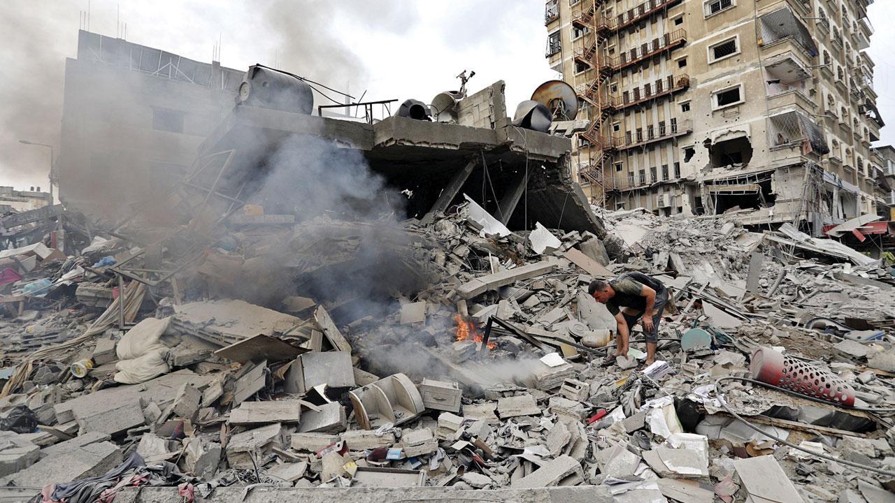 Israel launches second controlled raid in Gaza