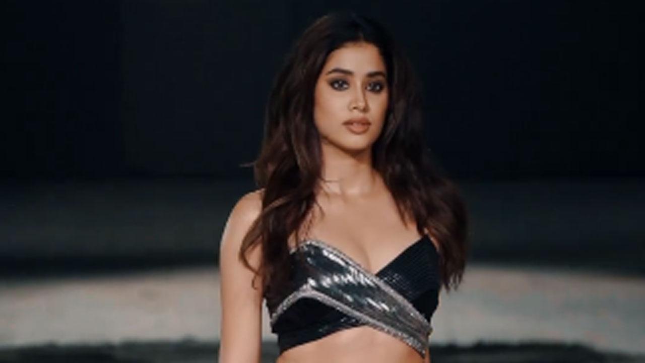  Lakme Fashion Week 2023: Janhvi Kapoor turns up the heat in an all-black outfit as showstopper