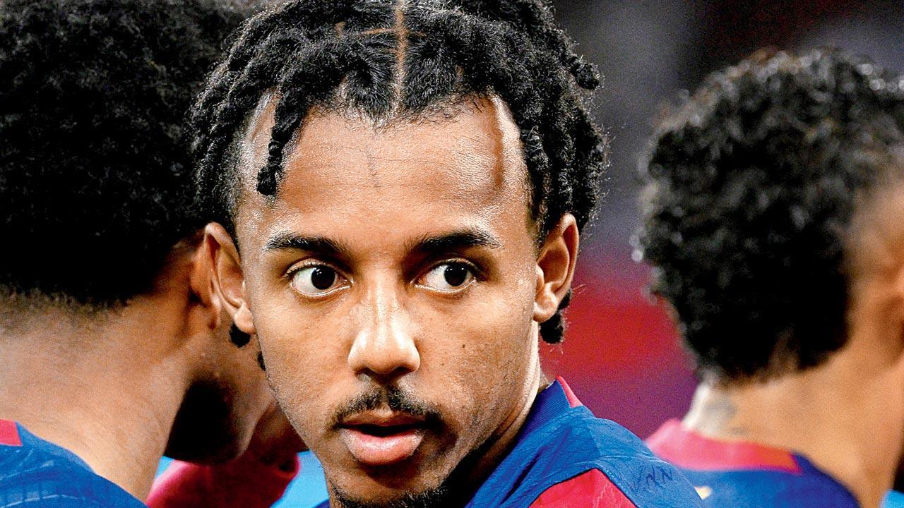 Jules Kounde to miss Clasico with knee sprain