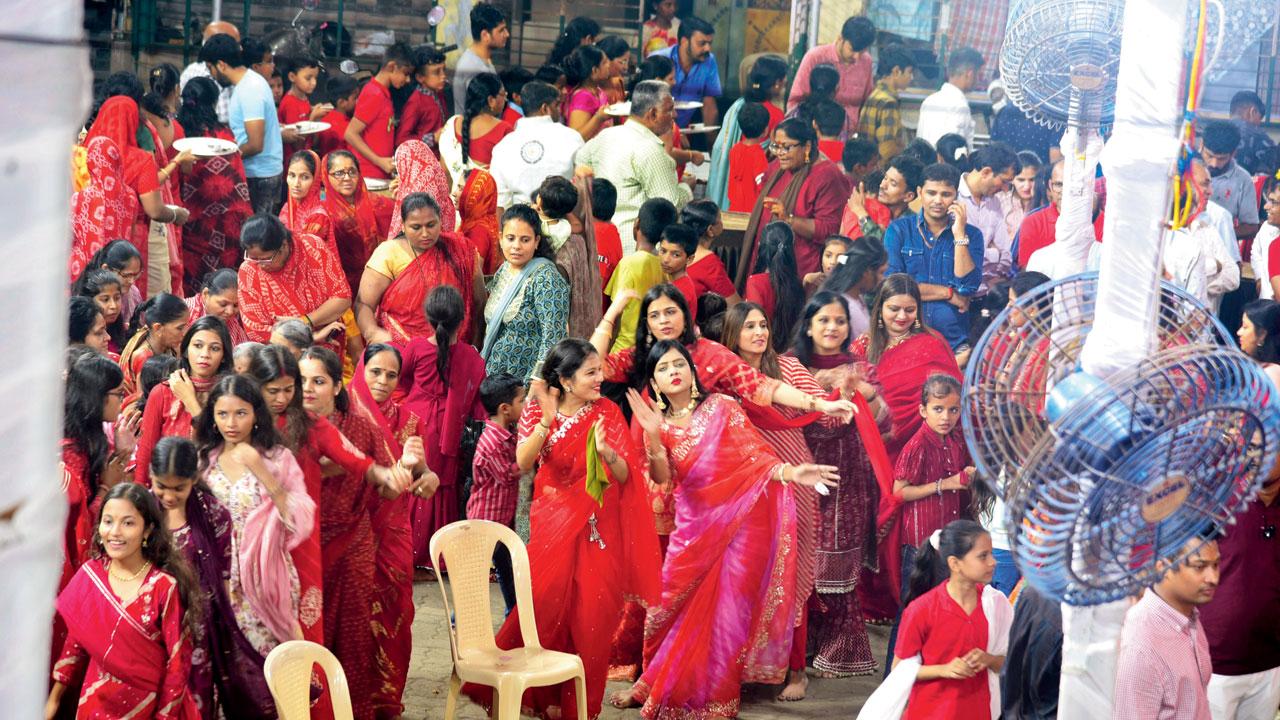 Women flaunt their garba moves