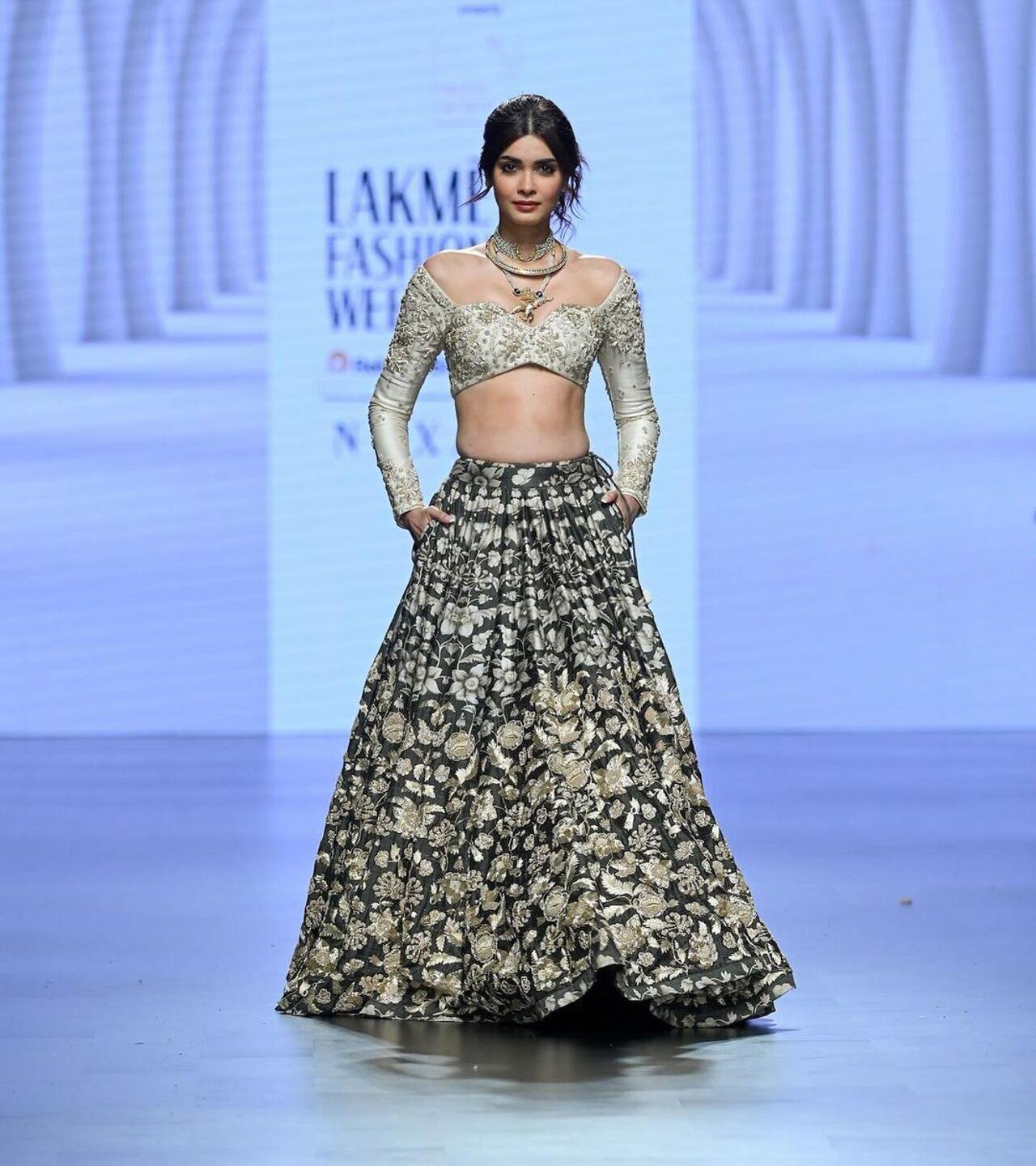 Diana Penty shone in Paulmi and Harsh's creation on Day 5 at Lakmé Fashion Week in partnership with FDCI. Paulmi and Harsh’s ‘Rooh’ is a collection of truly unique and soul-stirring pieces, which embody the romance, elegance, and ethereal frailty of human emotions and relationship