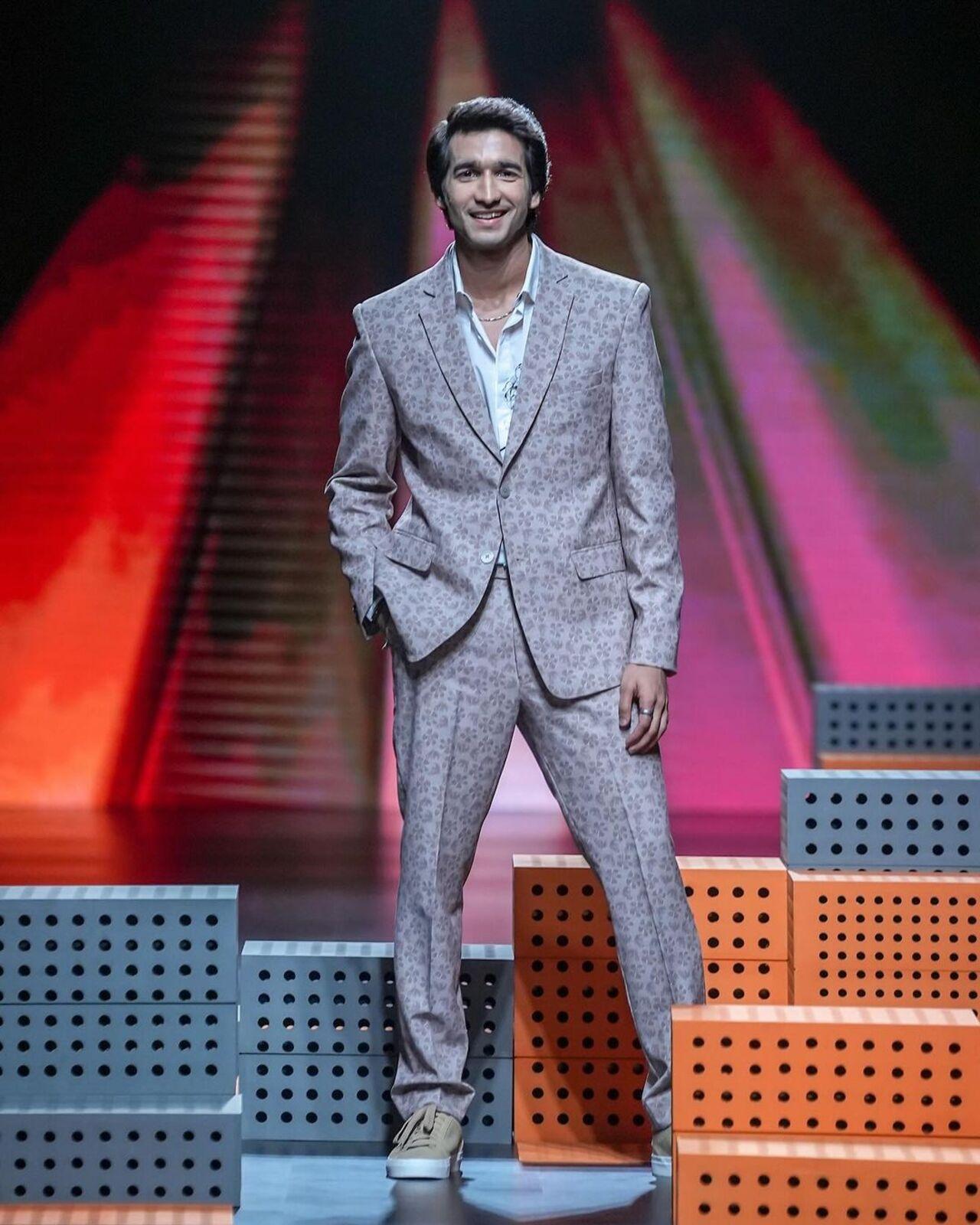 Shantanu Maheshwari who shone with his performance in Gangubai Kathiawadi recently walked the ramp in a grey suit