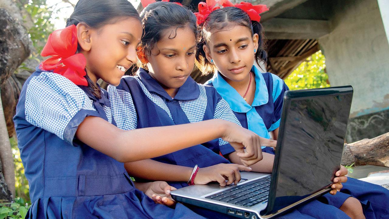 Maharashtra launches financial scheme to help girls