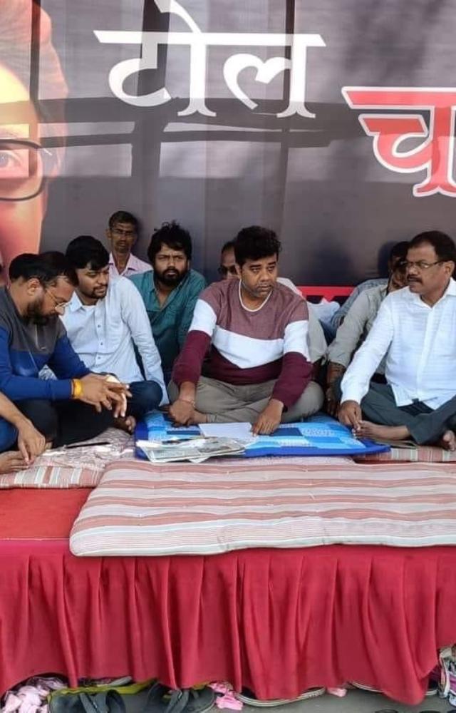 Raj Thackeray spoke to reporters in Thane after meeting party leader Avinash Jadhav who has been on a hunger strike for the last four days