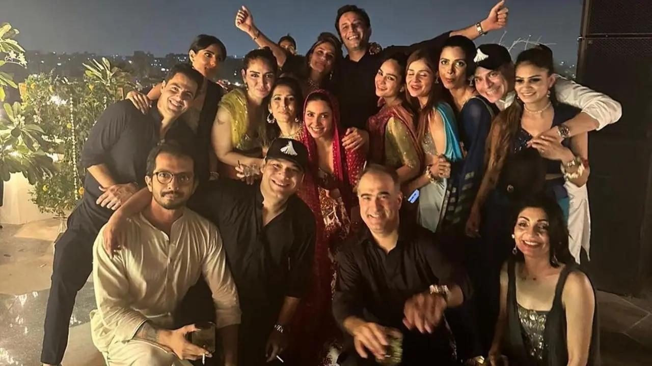 Mahira Khan Wedding: The bride shared multiple pictures and videos from pre-wedding ceremonies with her friends. In a video, she can be seen dancing to Shah Rukh Khan's Mahi Ve song. Read more