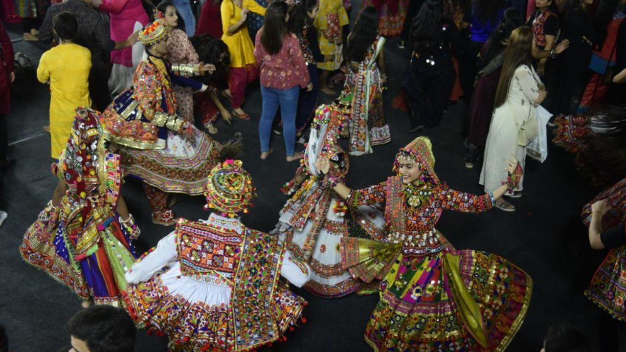 The city of Thane, known for its rich cultural heritage, is celebrating Navratri and Durga Pooja in the grandest of traditions at Raas Rang Thane 2023. Pics/Atul Kamble