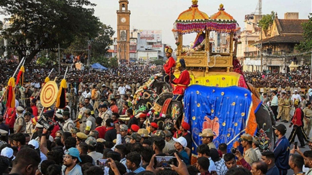 The Dasara celebrations also featured Kushti, traditional Indian wrestling, as one of the main attractions, alongside various cultural events held over the ten-day period.