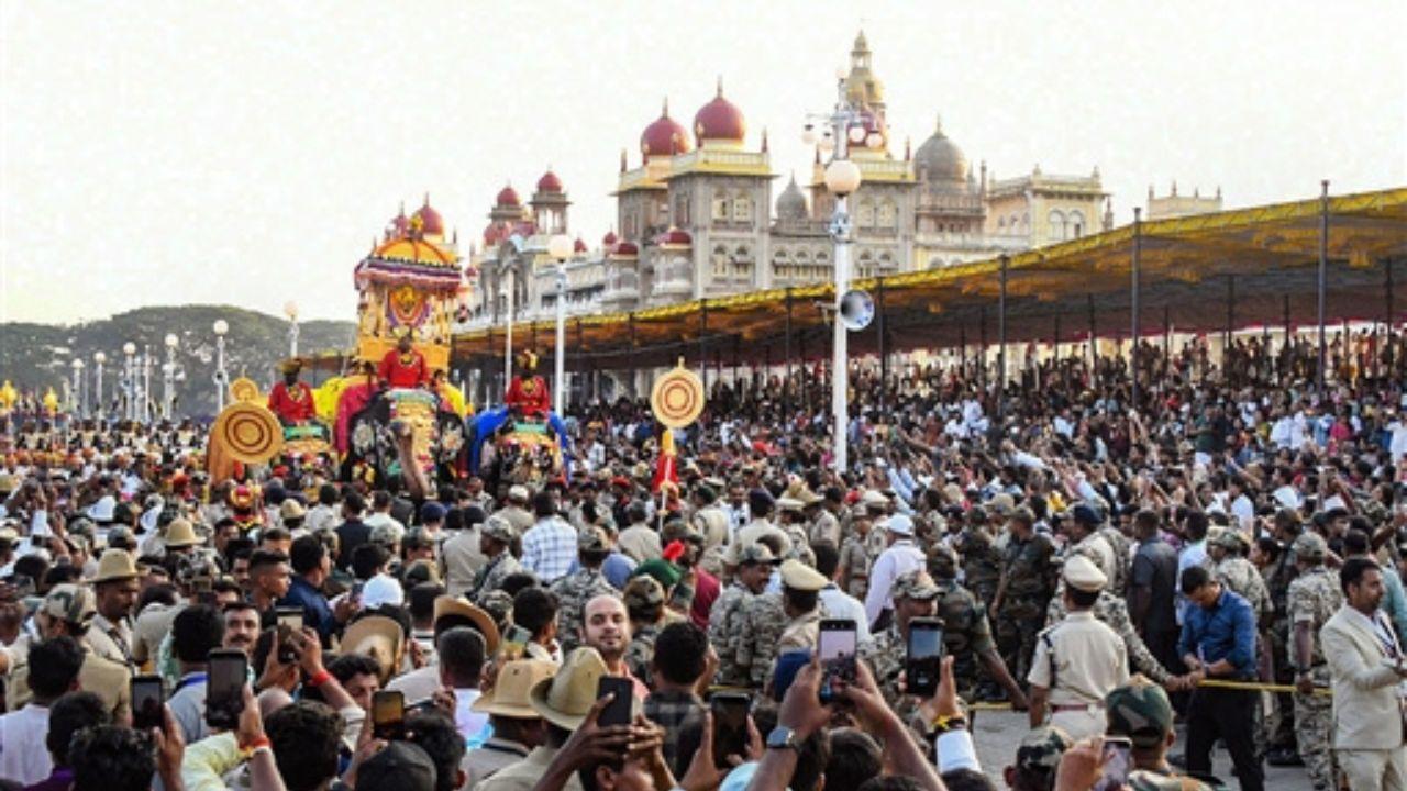 The festivities reached their pinnacle as the procession made its way from the palace to Bannimantap, attracting thousands of spectators who had gathered to witness this majestic spectacle. People from around the world visit Mysuru to experience its royal splendour and the grandeur of the Dasara festival.