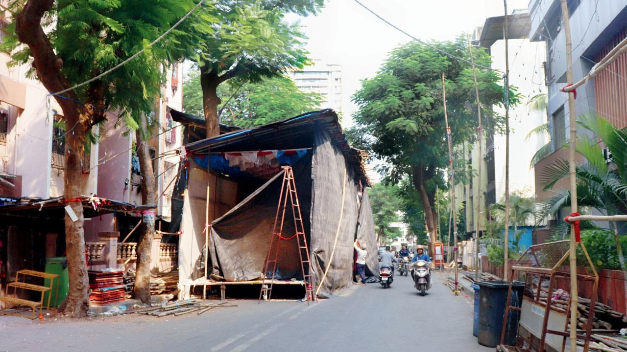 Mumbai: Navratri mandap in Borivli causing massive traffic jams