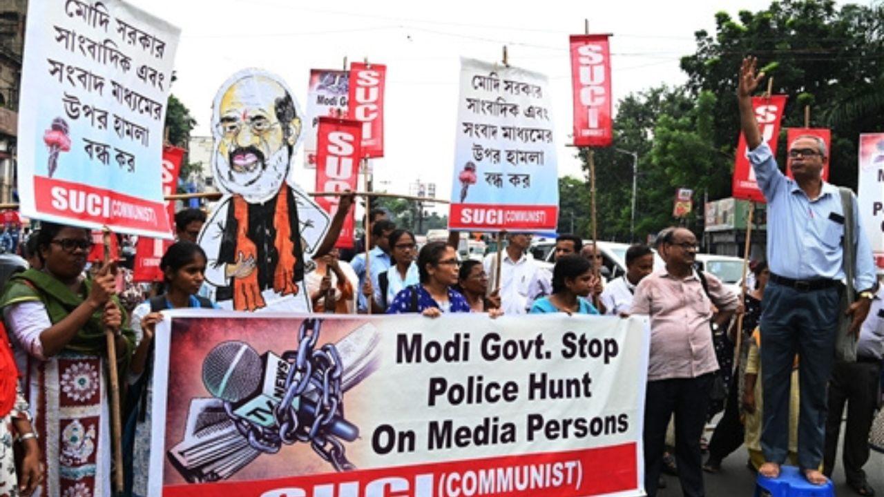Apart from media organisations, political parties too held protests. On October 4, Nationalist Congress Party workers led by Jitendra Awhad staged a demonstration in Thane against the crackdown.