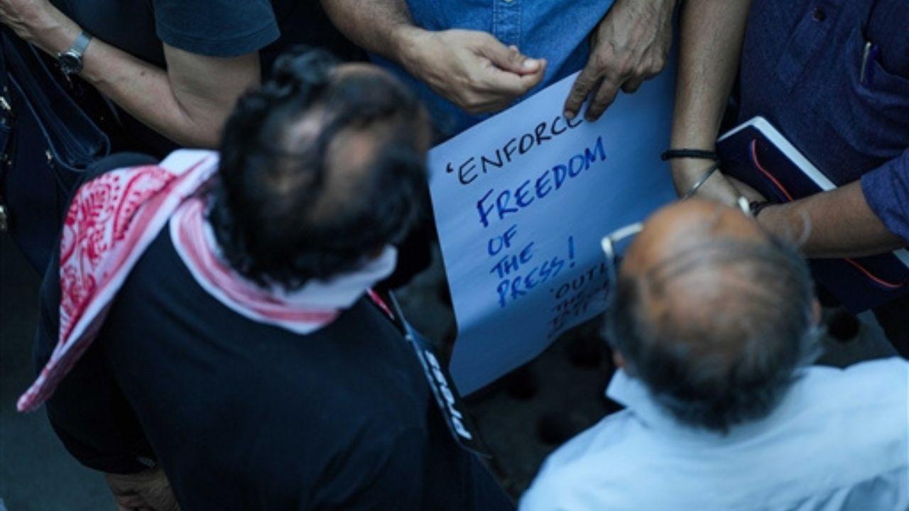 The protestors carried banners and posters condemning the crackdown and vouching for press freedom in India.